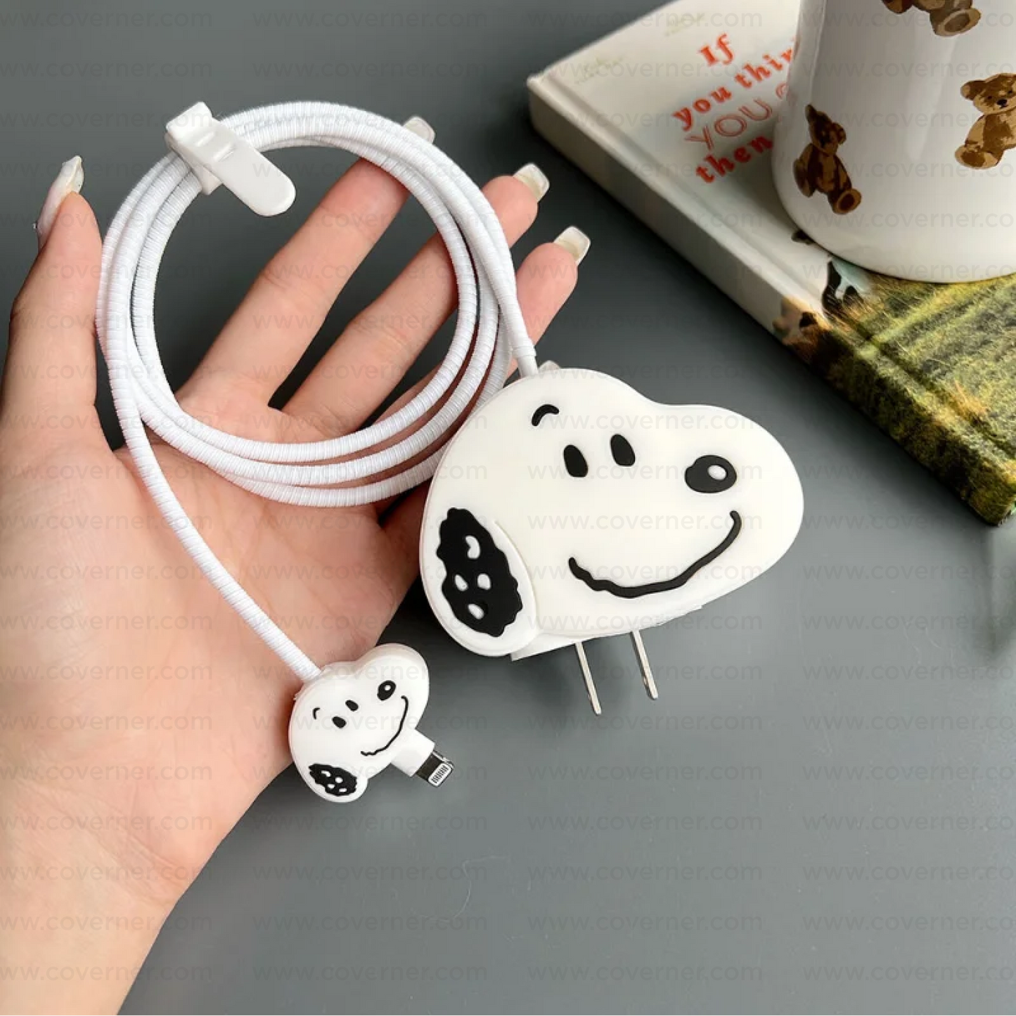Iphone Charger Case Cover - Snoopyy - 4 Piece Set (With Wire Protector)